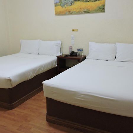 Hotel Capri De Leon Mexico Екстер'єр фото